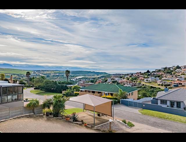 3 BEDROOM DUET FOR SALE IN HARTENBOS HEUWELS